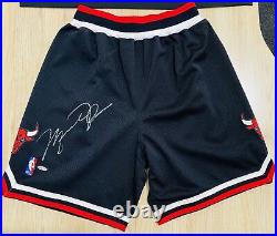 1997-98 Michael Jordan Signed Jersey withsigned shorts. Black Bulls Set UDA COA x2