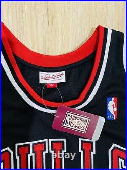 1997-98 Michael Jordan Signed Jersey withsigned shorts. Black Bulls Set UDA COA x2