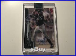 2020 Topps Clearly Authentic Luis Robert Auto Autograph Black Parallel RC 74/75