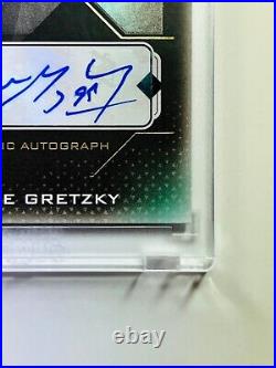 2021-22 Black Diamond Pure Black Autographs Wayne Gretzky /25 Signature Rangers