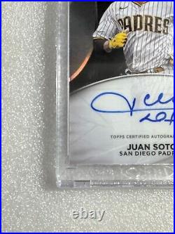 2024 Topps Chrome Black Ivory Autograph. CPA-JS. Juan Soto-OF-Padres-25/50