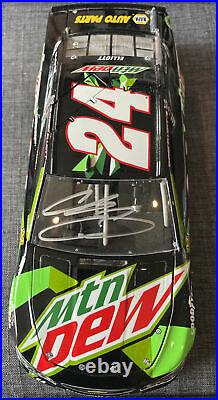 Chase Elliott Mountain Dew 1/24 2017 Mtn Dew AUTOGRAPHED 733 MADE PLEASE READ