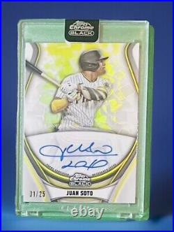 JUAN SOTO /25 AUTO on card, 2023 Topps Chrome, Black Ivory Gold Trim Yankees