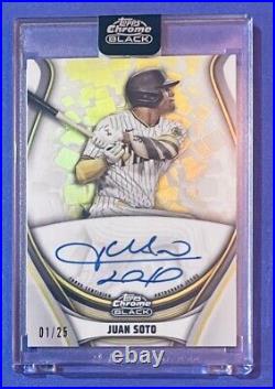 JUAN SOTO /25 AUTO on card, 2023 Topps Chrome, Black Ivory Gold Trim Yankees