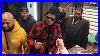 Jay-Z-Gives-800-Autograph-To-Fans-In-New-York-City-01-bm