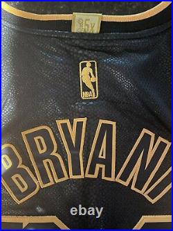 Kobe Bryant Signed / Autographed Swingman Commemorative Jersey L COA/ No Reserve