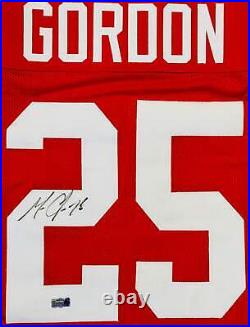 Melvin Gordon Autographed Badgers Jersey (Gordon Hologram)