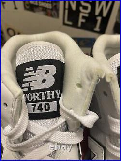 New Balance 740 Worthy Express Size 9 Autographed James Worthy Pack Rare