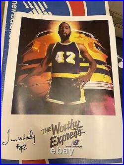New Balance 740 Worthy Express Size 9 Autographed James Worthy Pack Rare