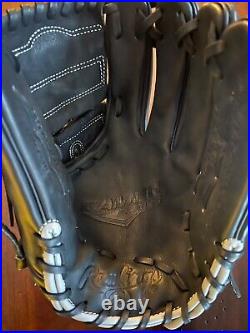 Reggie Jackson autographed New condition glove authenticated